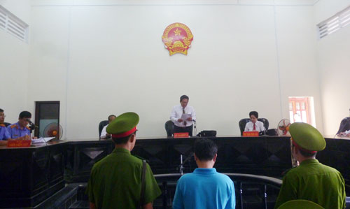 Vụ[-]Number[-]1[-]có[-]ruồi:[-]Vi[-]phạm[-]tố[-]tụng[-]nghiêm[-]trọng?